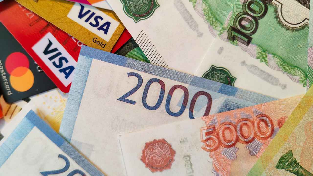 Чем отличается аванс от зарплаты?