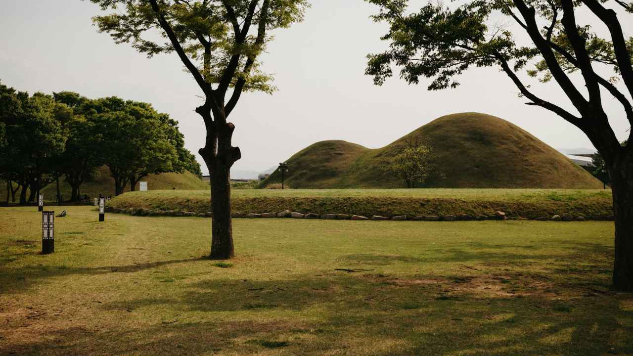 Чем отличается курган от насыпи?