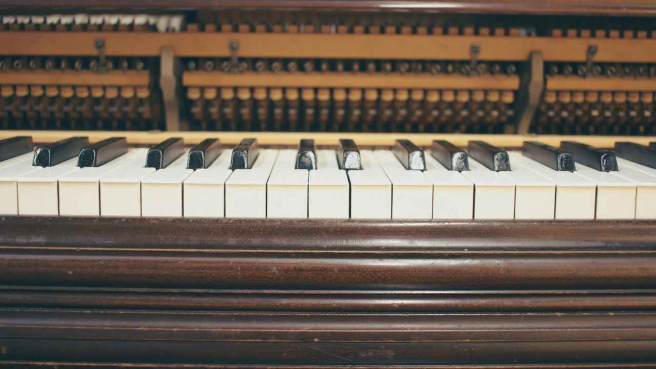 Чем отличается клавесин от фортепьяно?