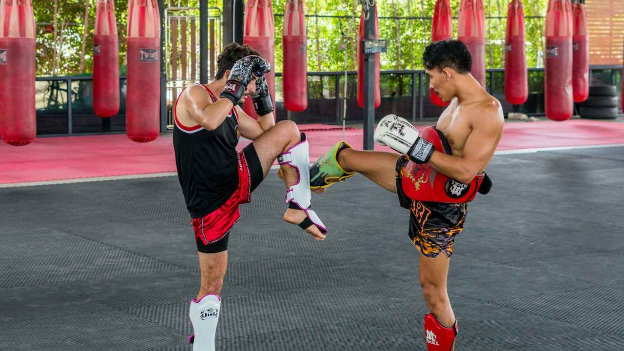 Чем отличается кикбоксинг от айкидо?